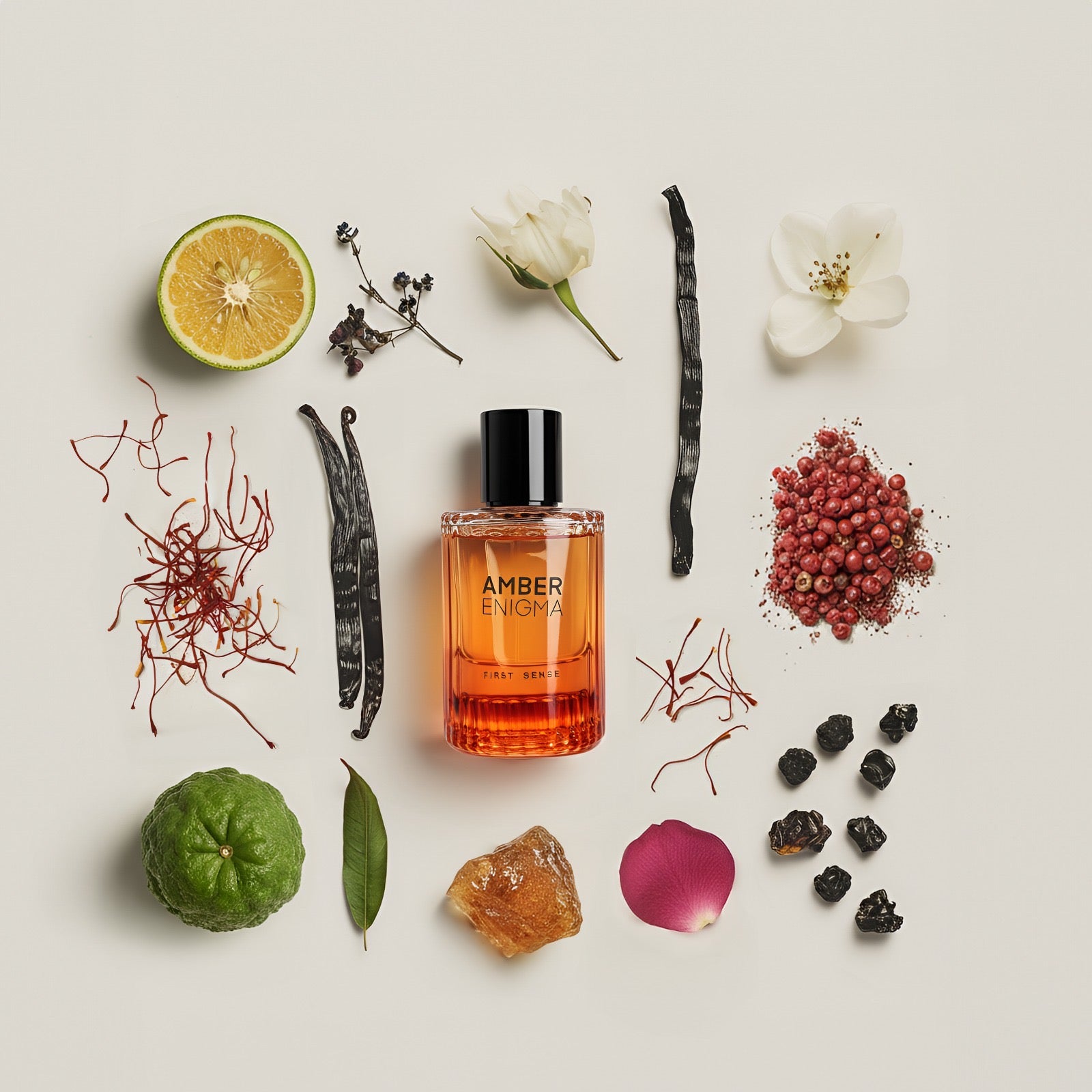 Amber Enigma unisex parfym Eau de Parfum 50 ml från First Sense av Filip Dikmen med doftnoter av rosépeppar, bergamott, saffran, ros, jasmin, svarta vinbär, amber, mysk och vanilj.